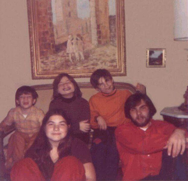 I figli dei DeFeo. Da sinistra in alto: John, Allison e Marc. Da sinistra in basso: Dawn e Butch