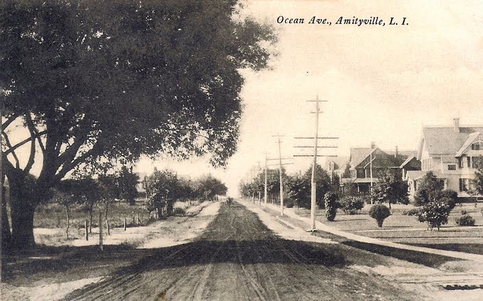 Una vecchia fotografia di Ocean Avenue agli inizi del XX secolo